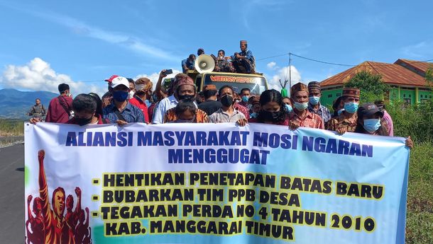 Puluhan Warga Desa Mosi Ngaran, Elar Selatan Berdemonstrasi di Kantor DPRD Matim Hari Ini