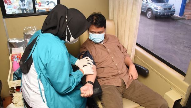 Peduli Sesama, UKM Kampus IIB Darmajaya Gelar Donor Darah