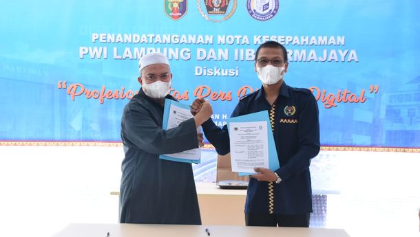 Tingkatkan Kualitas SDM Jurnalis, IIB Darmajaya Berikan Beasiswa S1 dan S2