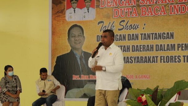 Wabup Flotim Sebut Masyarakat Masih Sibuk Gosip Ketimbang Literasi