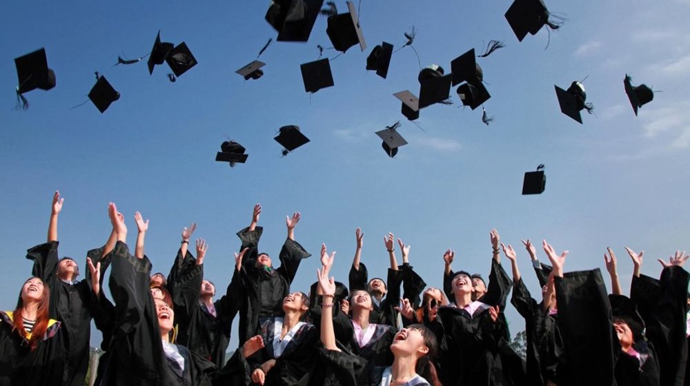 Bukan Mustahil, Begini Cara Lulusan Baru Raih Kebebasan Finansial 