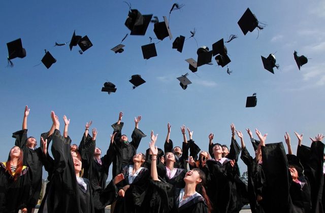 Bukan Mustahil, Begini Cara Lulusan Baru Raih Kebebasan Finansial 