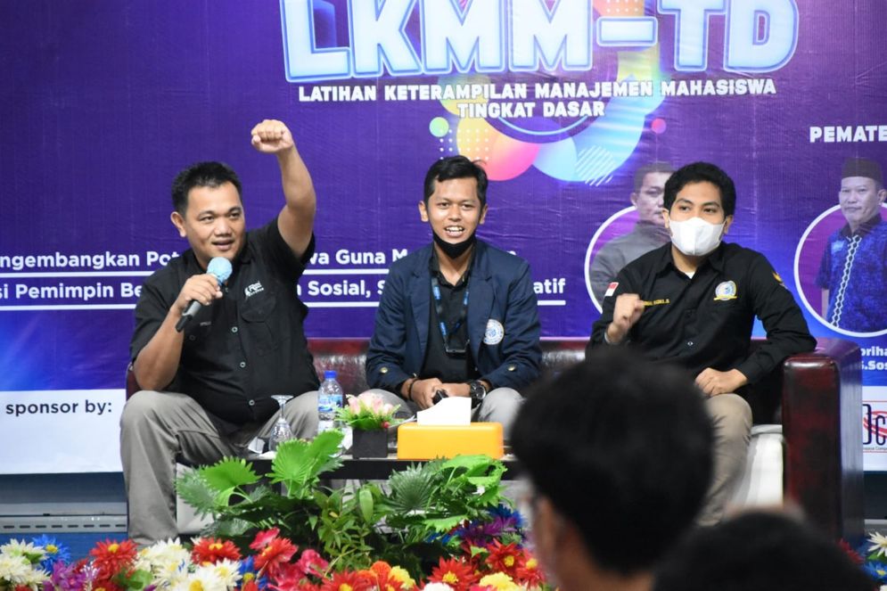 Badan Eksekutif Mahasiswa (BEM) Institut Informatika dan Bisnis (IIB) Darmajaya menggelar Latihan Keterampilan Manajemen Mahasiswa Tingkat Dasar (LKMM-TD) pada Jumat, 25 Maret 2022.