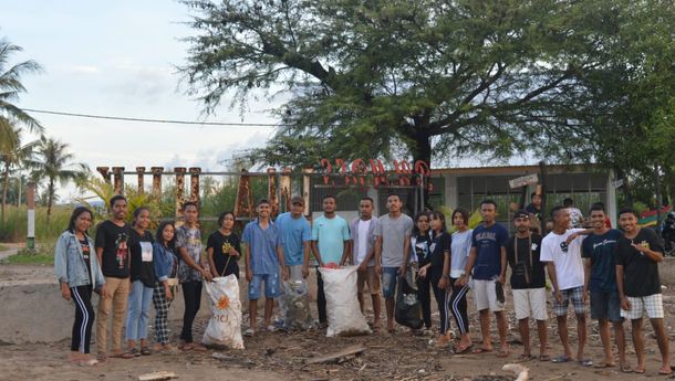 Hippmab Kupang Pungut Sampah, Bersihkan Pantai Sulamanda, Kupang