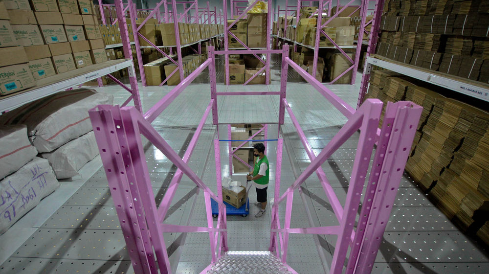 Warehouse Terbesar Sociolla - Panji 2.jpg