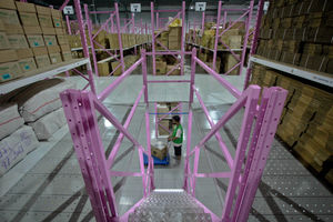 Warehouse Terbesar Sociolla - Panji 2.jpg