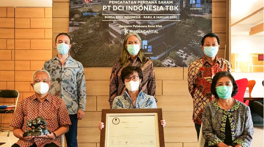 Para pemegang saham PT DCI Indonesia dalam kegiatan IPO DCII.jpg