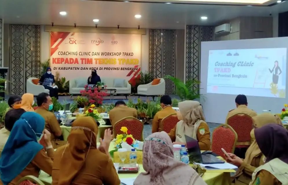 Bersama tim teknis TPAKD kabupatan/kota se-Provinsi Bengkulu, OJK telah menggelar coaching clinic dan workshop. 