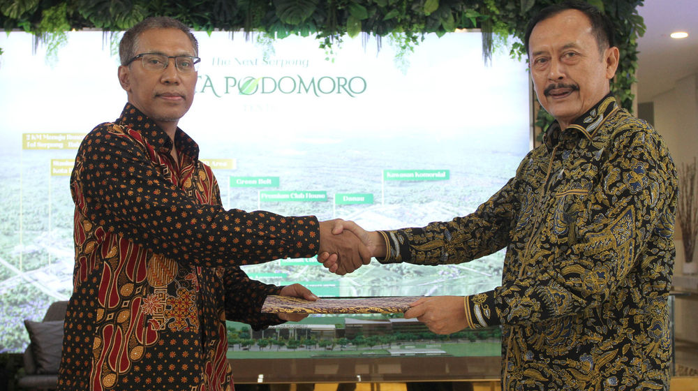 Podomoro Tenjo Seremoni - Panji 1.jpg