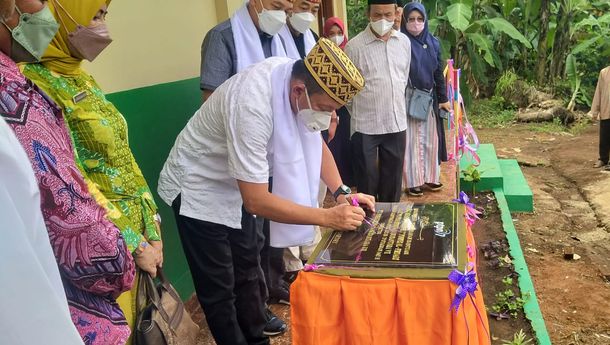 Direktur PTPN VII Serahkan Asrama Amanah 7 Ponpes Alfidaus