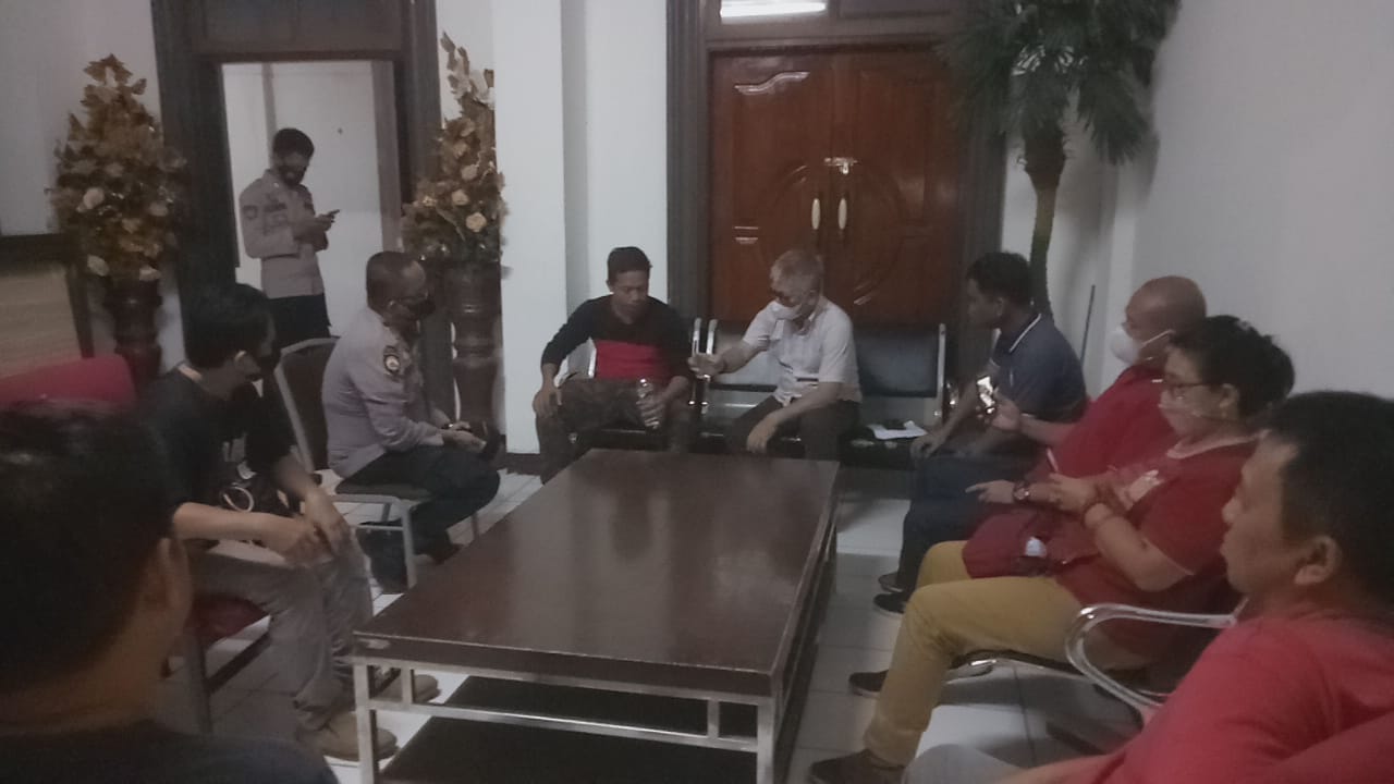 Mediasi warga eks Rusunawa dengan pihak DPRD Kota Manado. (Foto:Mike)