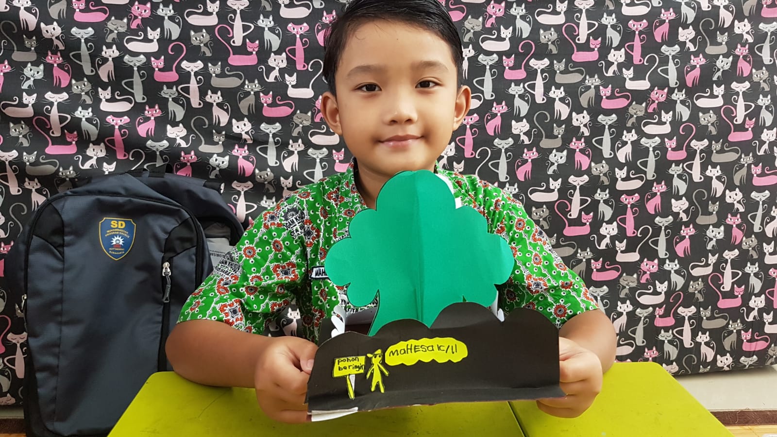 Asah Motorik Anak, Guru SD Muhammadiyah Kottabarat Solo Gunakan Karya 3D dengan Kertas Lipat 