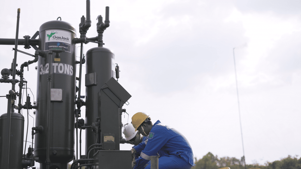 Karyawan SICO tengah beraktivitas.png