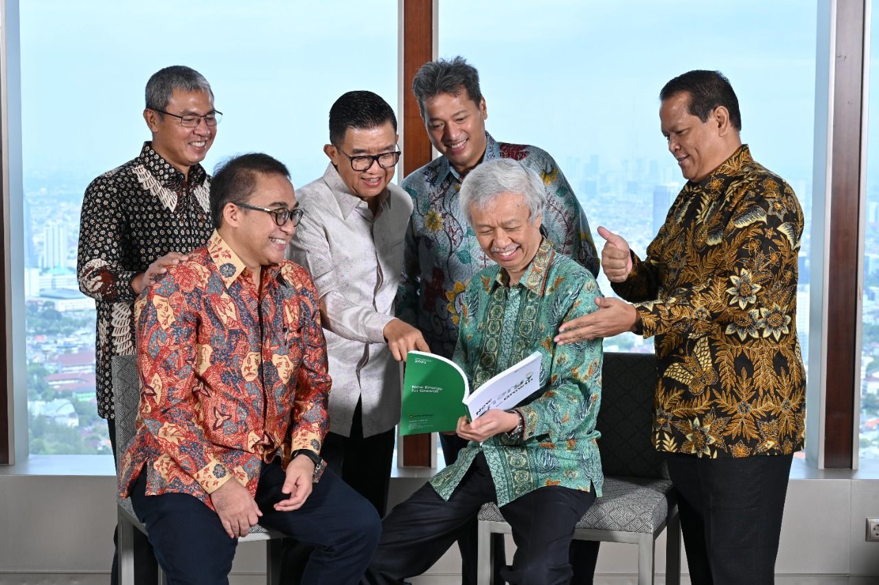 Rapat Umum Pemegang Saham Tahunan (RUPST) PT United Tractors Tbk (UNTR) di Jakarta, Jumat, 8 April 2022.