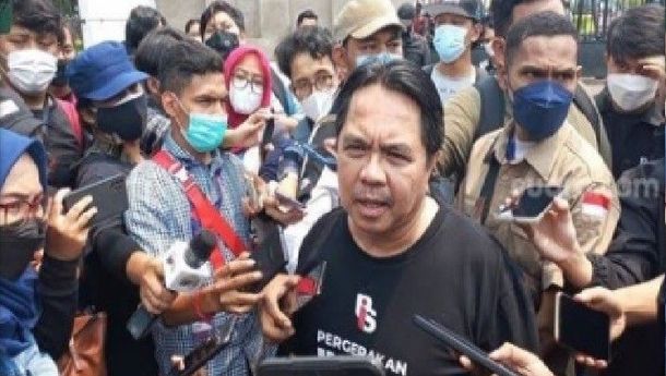 Luhut Pandjaitan, Ade Armando dan Demonstrasi  Mahasiswa