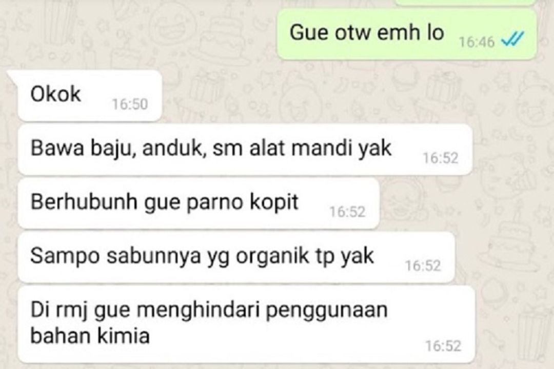 Koleksi NFT Agus BM Everyday berupa foto tangkapan layar chat yang viral di media sosial.  Sumber: OpenSea. 