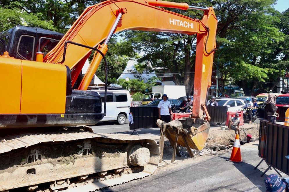 Perbaikan jalan di Kota Medan