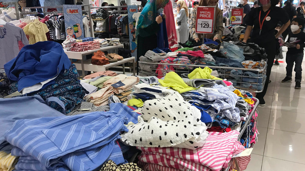 Belanja Lebaran Di mall - Panji 6.jpg