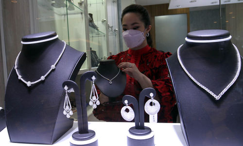 New Jewellery Center - Panji 1.jpg