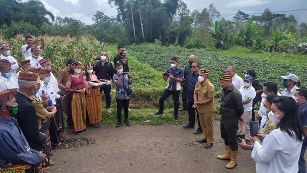 Saat Gubernur Laiskodat Hadir di Nterlango, Ini yang Disampaikan KWT 'Nai Ca Anggit'