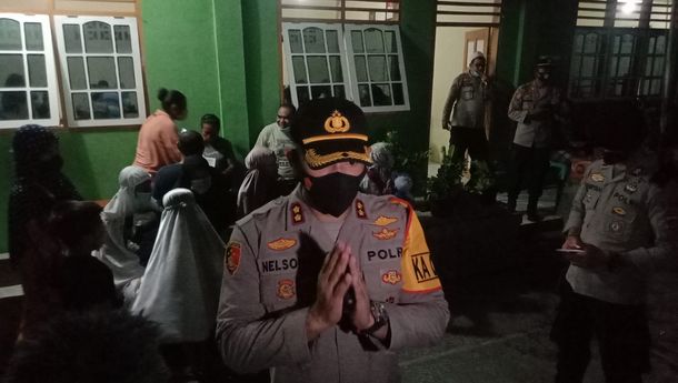 Tim Gerai Vaksin Presisi Polres Sikka Kembali Buka Layanan Vaksinasi Malam Hari