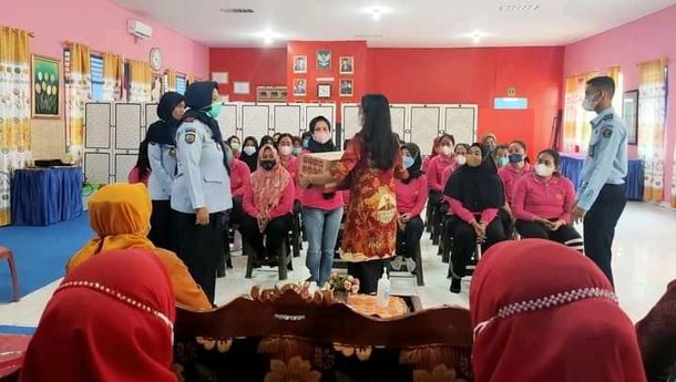 Peringati Hari Kartini, Peguyuban BBWS Mesuji Sekampung Kunjungi Lapas Kelas ll Bandar Lampung