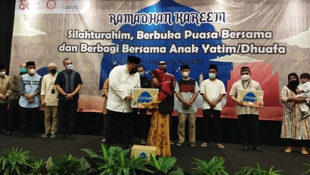 OJK dan FK-IJK Lampung Salurkan Bansos Ramadan Melalui ACT BandarLampung
