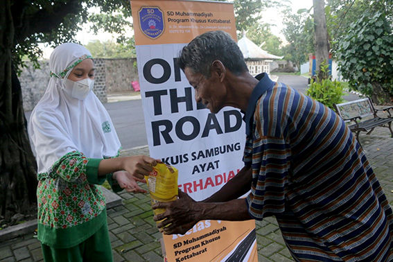 Unik, SD Muhammadiyah PK Kottabarat Solo Gelar Kuis Sambung Ayat Berhadiah Minyak Goreng