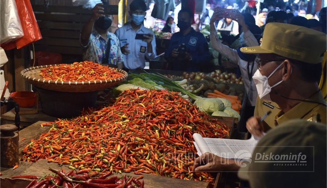 TPID diminta memantau harga bahan pokok penting menjelang hari raya dan tahun baru.