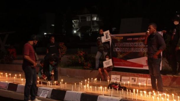 Pewarta Flotim Nyalakan 1000 Lilin, Kecam Tindakan Penganiayaan Wartawan di Kupang