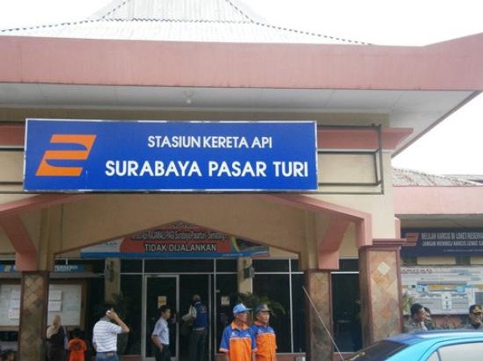 A-pasar-stasiun-turi.jpg