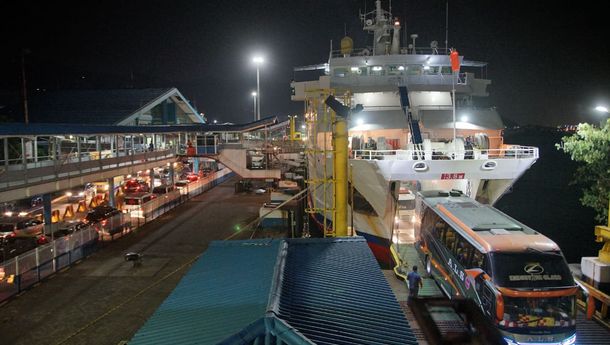 Antrean Parah di Pelabuhan Merak Jadi Viral, Kemenhub: Ini Penyebabnya