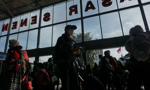 Puncak Arus Mudik Kereta Api.jpg