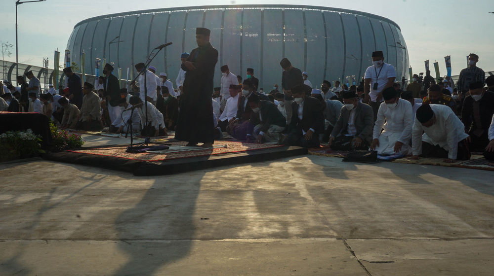 Shalat Idul Fitri Stadion JIS.jpg