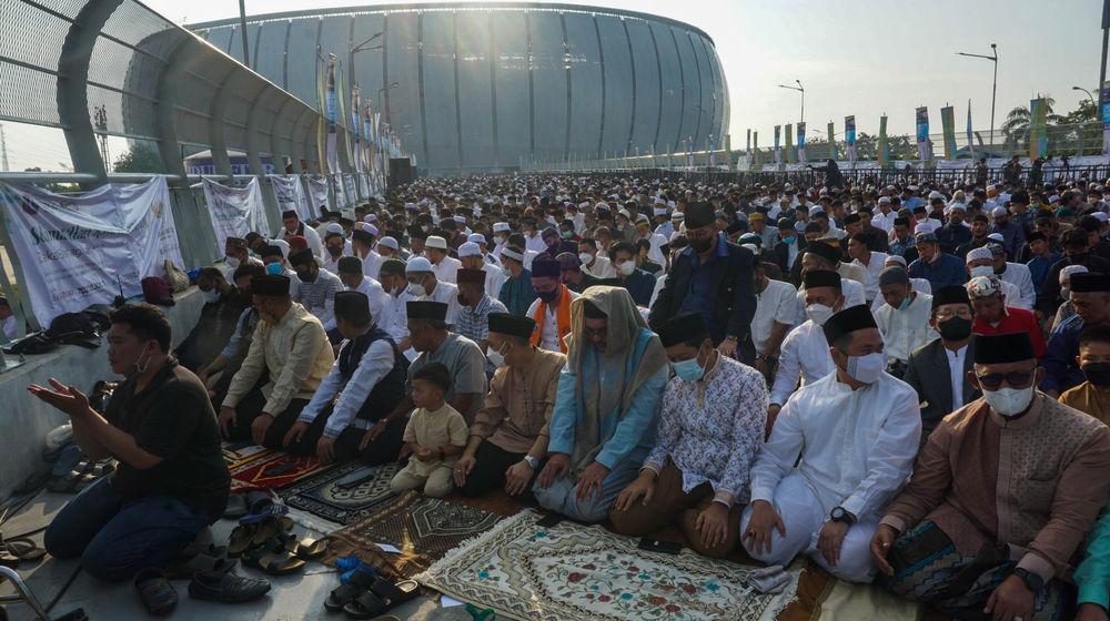 Shalat Idul Fitri Stadion JIS.jpg