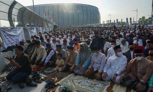 Shalat Idul Fitri Stadion JIS.jpg