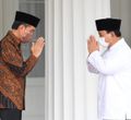 Presiden Jokowi dan Menhan Prabowo bersilaturahmi di Gedung Agung, Istana Kepresidenan Yogyakarta, Senin (02/05/2022). 
