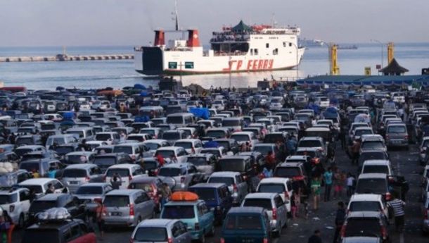 Cegah Antrean Kendaraan di Pelabuhan Bakauheni, Polisi Periksa Tiket Kapal di Rest Area