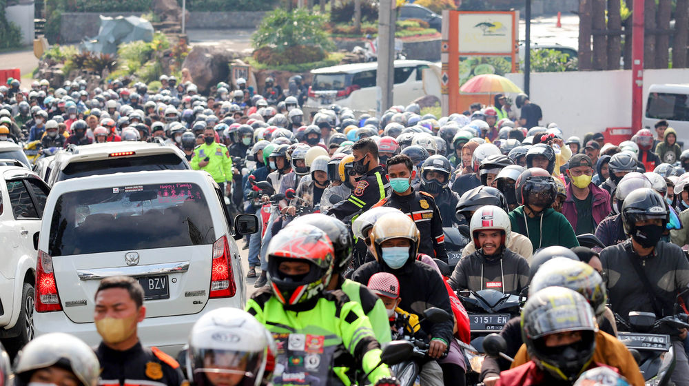 Macet Jalur Puncak.jpg