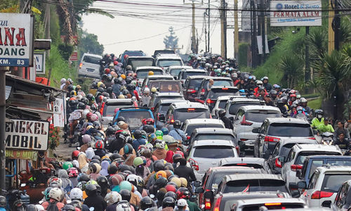 Macet Jalur Puncak.jpg