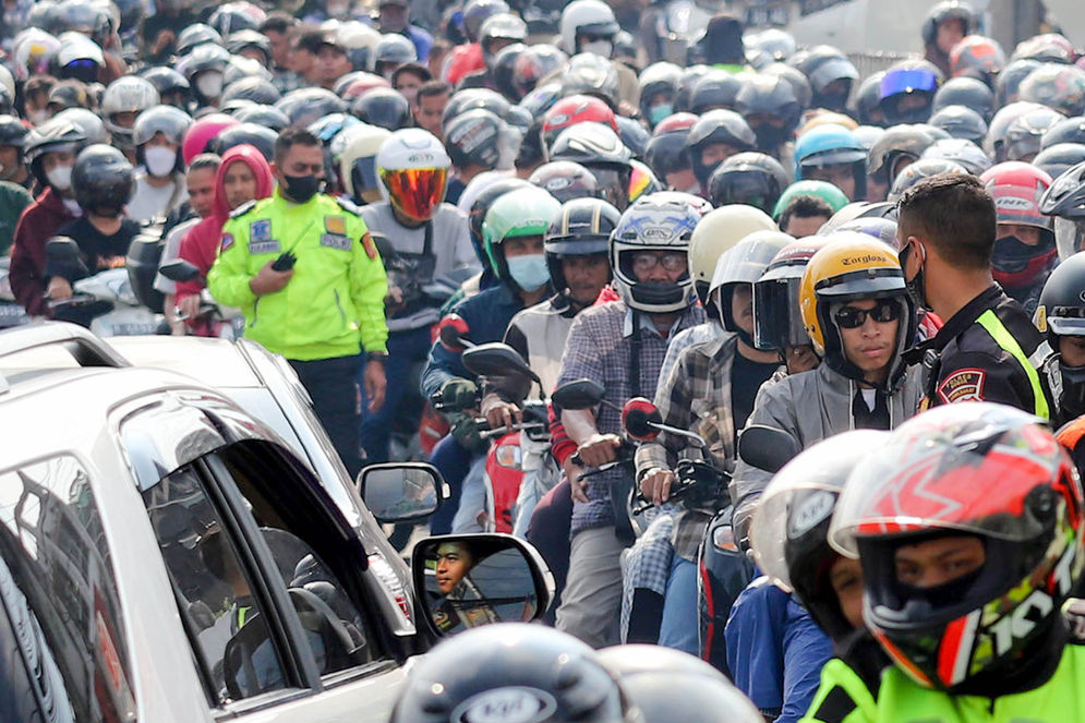 Macet Jalur Puncak.jpg