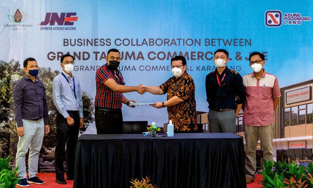Pembukaan kantor cabang JNE di kawasan Grand Taruma Commercial