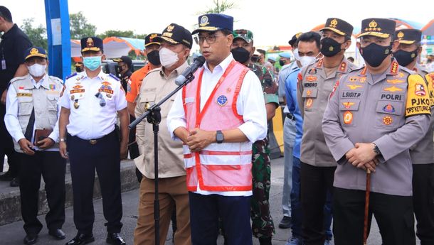Gubernur Lampung Dampingi Menhub dan Kapolri Pantau Arus Balik di Bakauheni dan Panjang