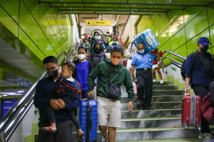 Arus Balik Stasiun Gambir.jpg