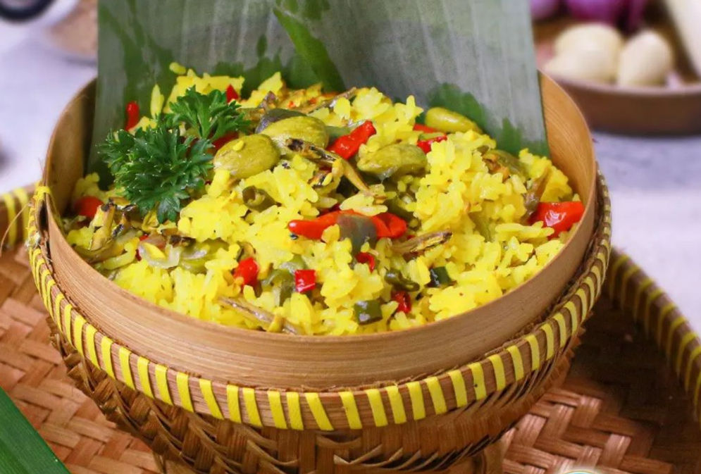 Nasi Liwet Kuning Air Kelapa