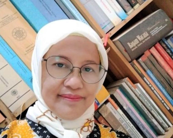 Berjasa dalam Pengembangan Topeng Jatiduwur, Dosen Unesa Terima Anugerah Kebudayaan