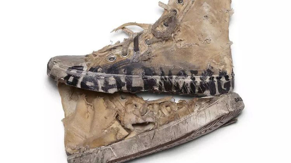 Balenciaga Jual Sepatu Rusak Senilai Rp 26 Juta, Tertarik Membelinya?