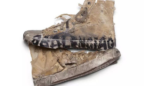 Balenciaga Jual Sepatu Rusak Senilai Rp 26 Juta, Tertarik Membelinya?