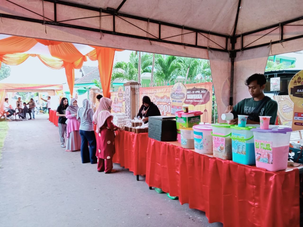 Sebanyak16 karang taruna (karta) yang tergabung dalam Heppiii Community Situbondo menggelar Ramadhan Heppiii pada bulan Ramadhan lalu.