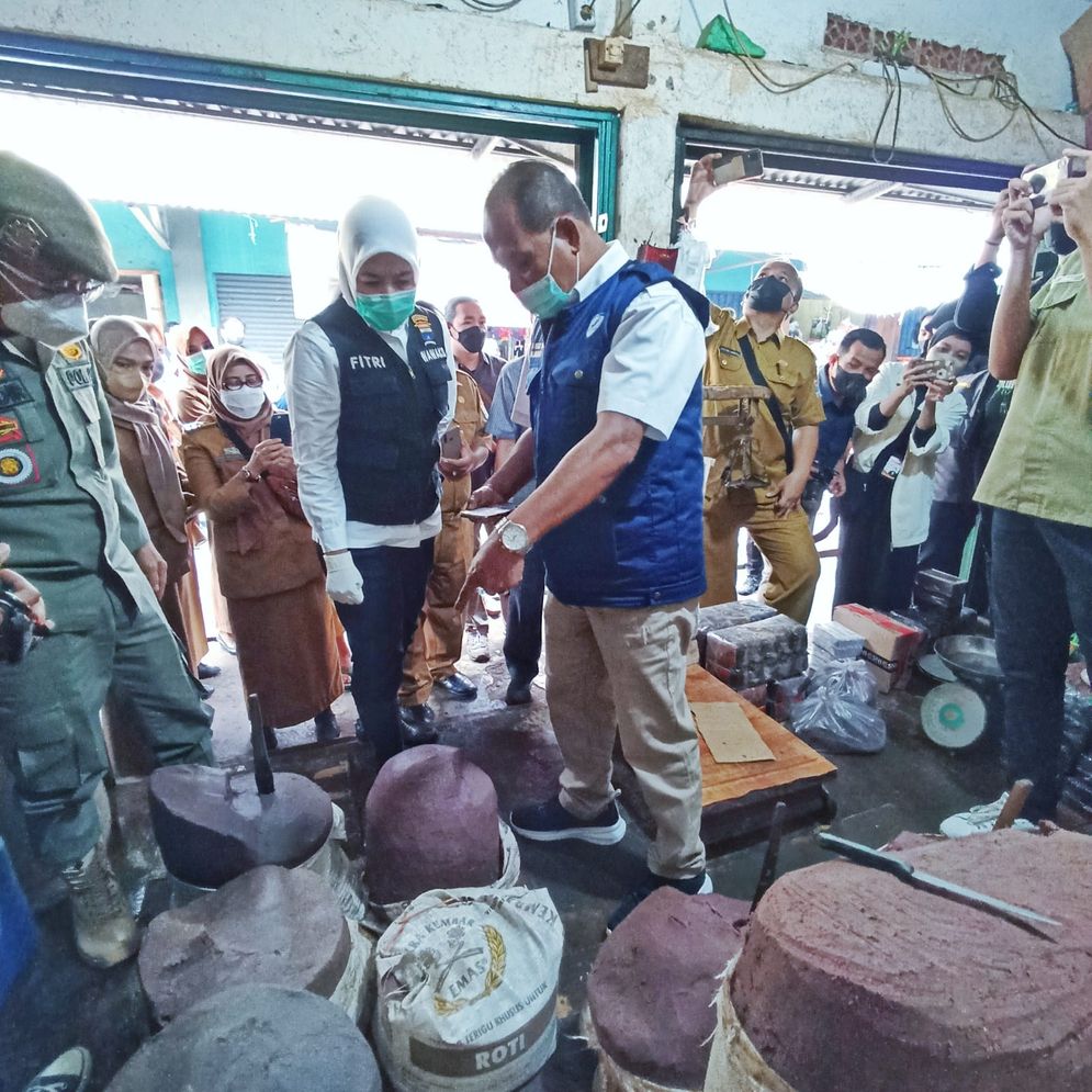 Rajin Sidak Pasar, Wawako Palembang masih Temukan Terasi dengan Pewarna Kimia